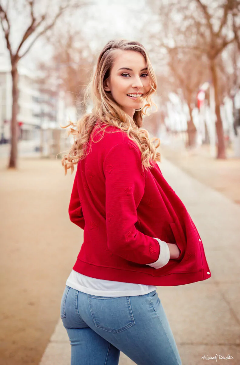 Klass Kaerenn Hotesse D Accueil Paris Emilie 2